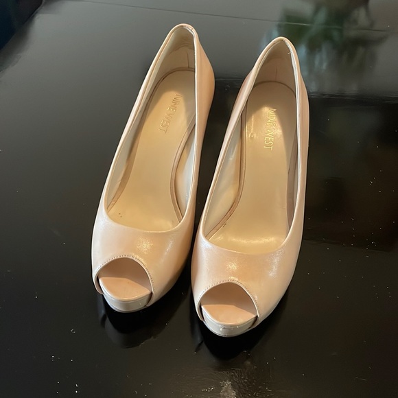 Nine West nude 4” pump - Picture 1 of 3